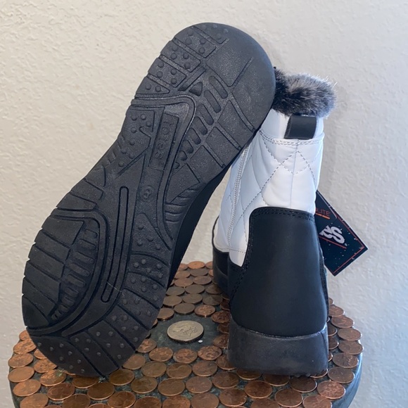 NWT🔥🔥 Totes winter boots - Picture 4 of 5